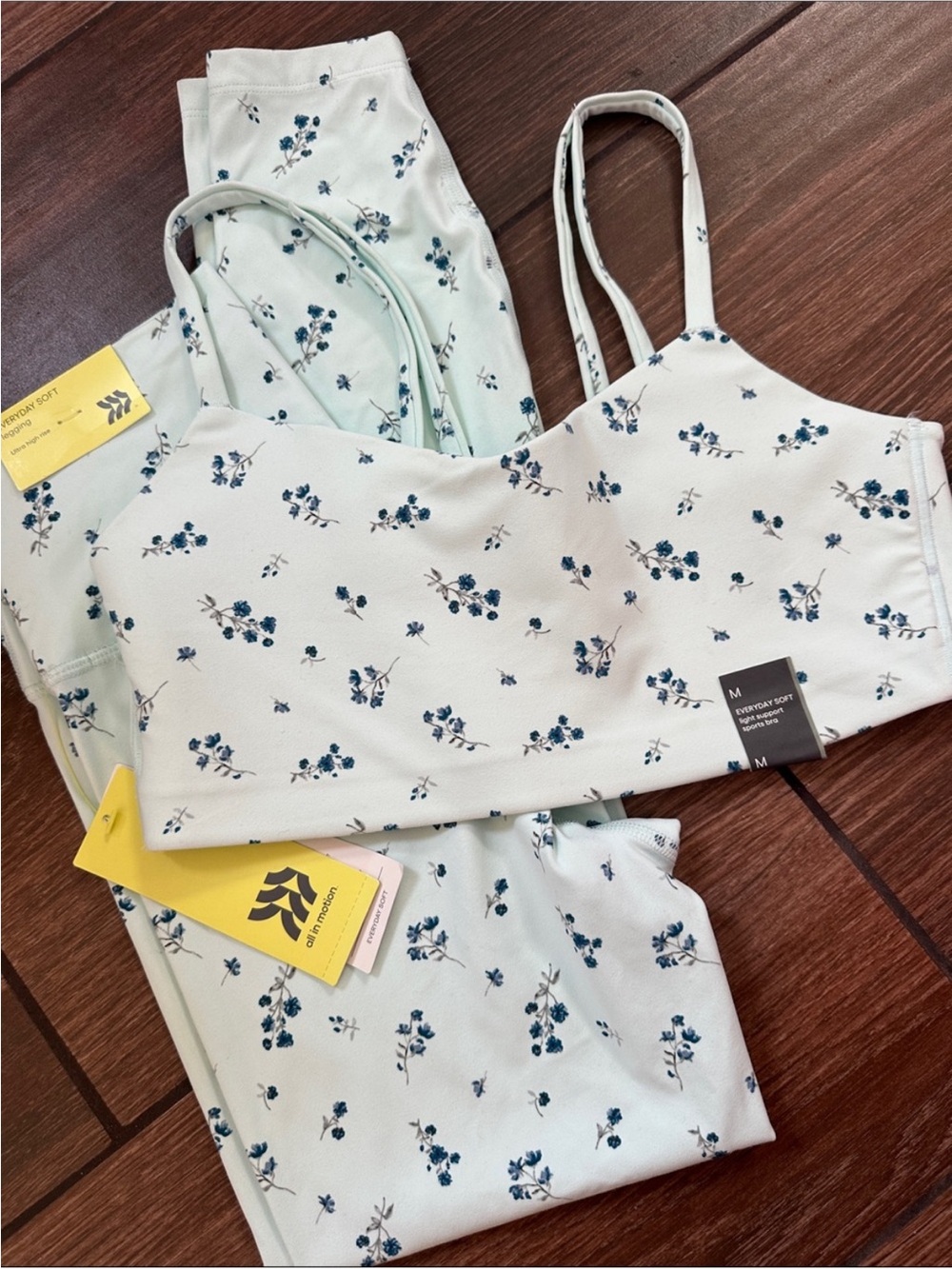NEVER WORN all in motion Mint Floral Sports Bra and Leggings Set